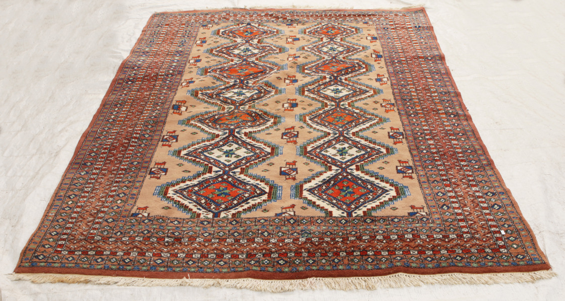 Handknuten matta, orientalisk