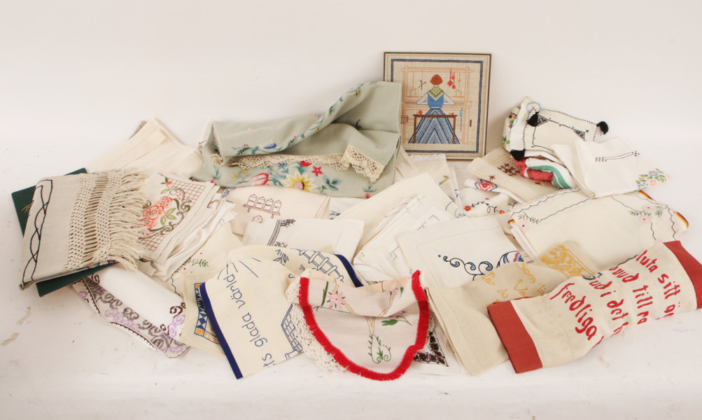 Parti textilier, bl.a. tidigt 1900-tal