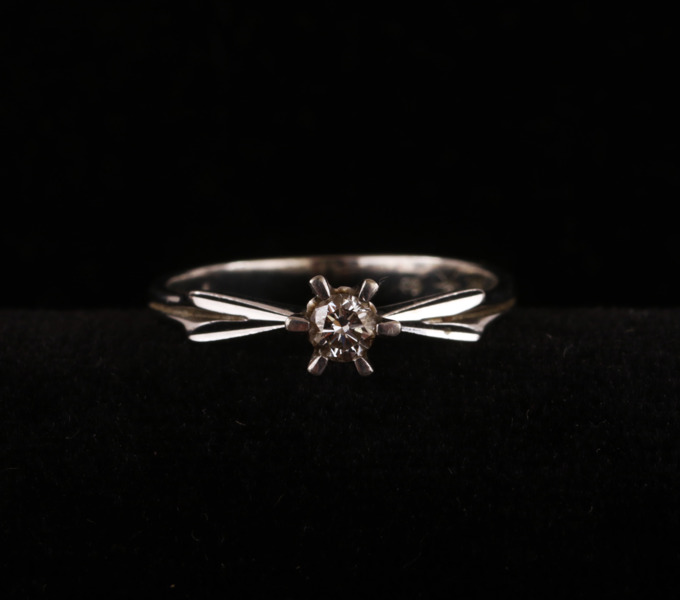 Enstensring i 18k vitguld