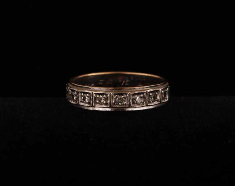 Halvalliansring i 18k vitguld