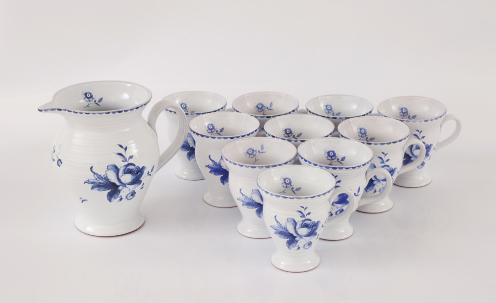 Kanna med 10st muggar, "Clara-Fina", Ingela Westergaard för Nittsjö