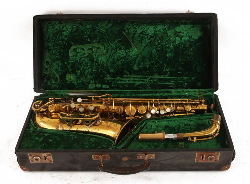 Saxofon, Dolnet, Paris, Frankrike