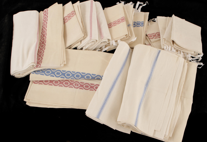 Parti lakan och örngott, bl.a. linne