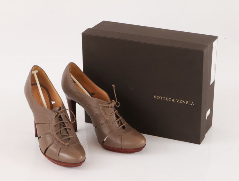 Klackskor ett par, Bottega Veneta, Italien
