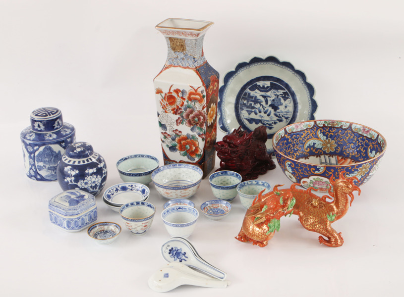 Parti orientaliska föremål, bl.a. 2000-tal