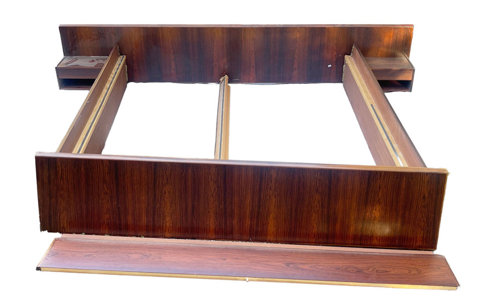 Sängram med integrerade nattduksbord, Sannemans Möbelfabrik, Danmark, 1960-tal