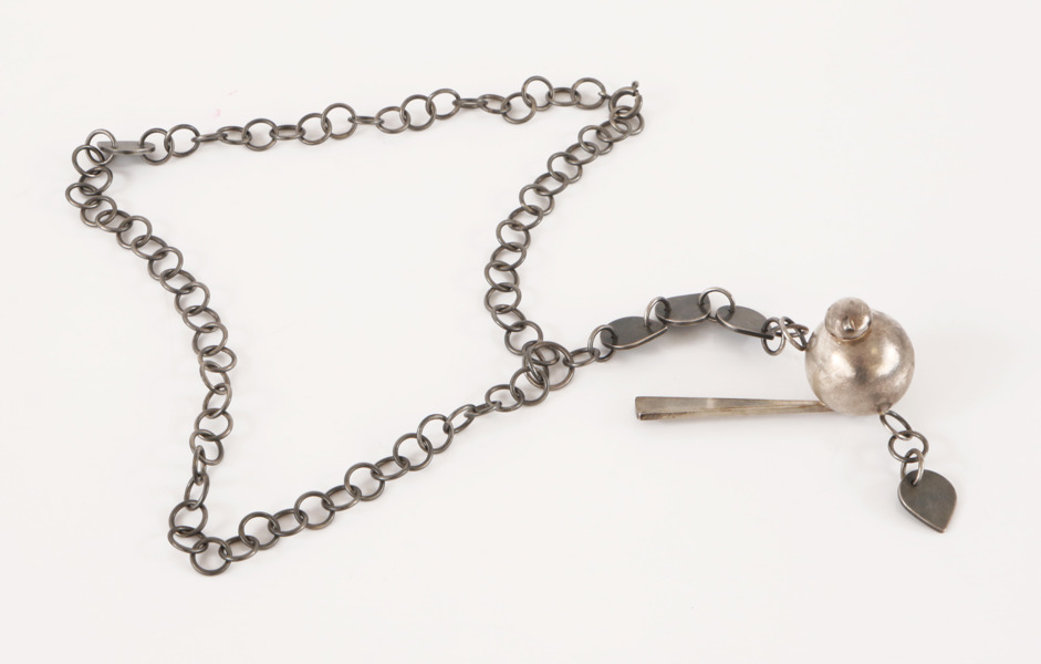 Halsband med hänge, sterlingsilver, Ulrika Eliasson, Göteborg, 2007