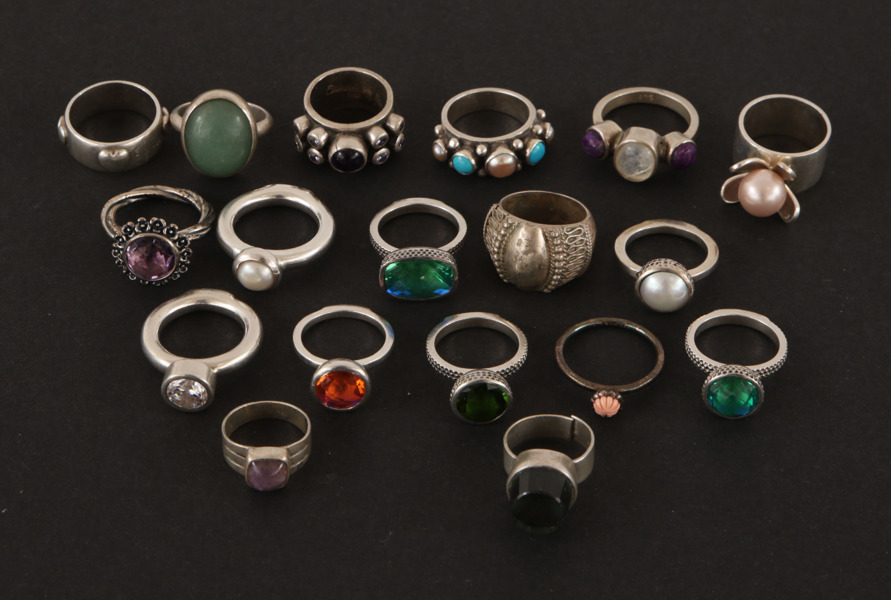 Ringar i silver/sterlingsilver 18st, bl.a. Moment 23
