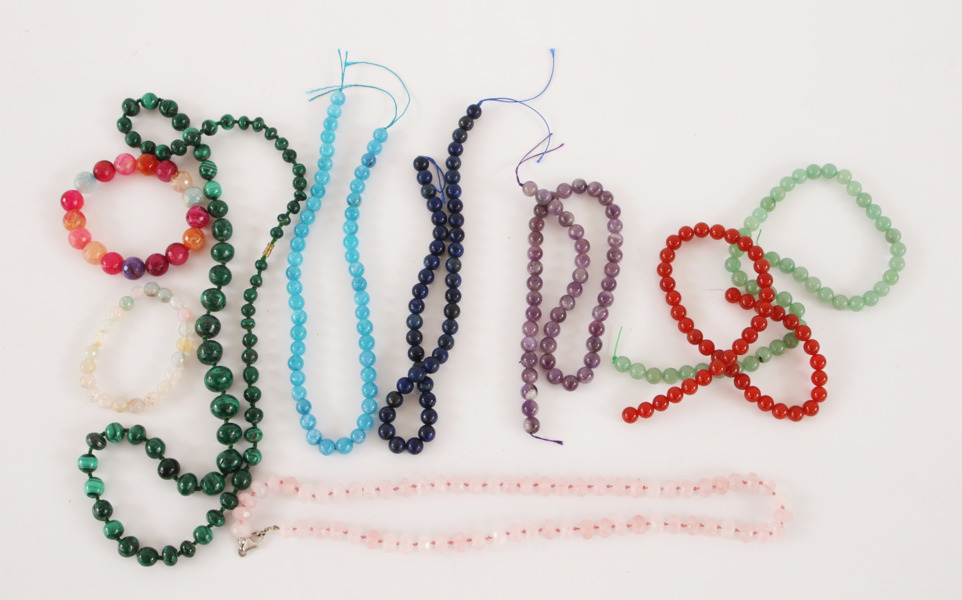 Smycken med naturstenar 9st