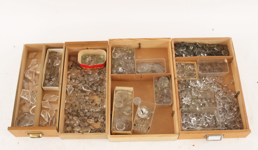 Parti prismor, bl.a. 1800-tal