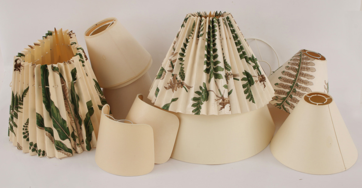 Parti lampskärmar, bl.a. "Stensöta" GP & J Baker