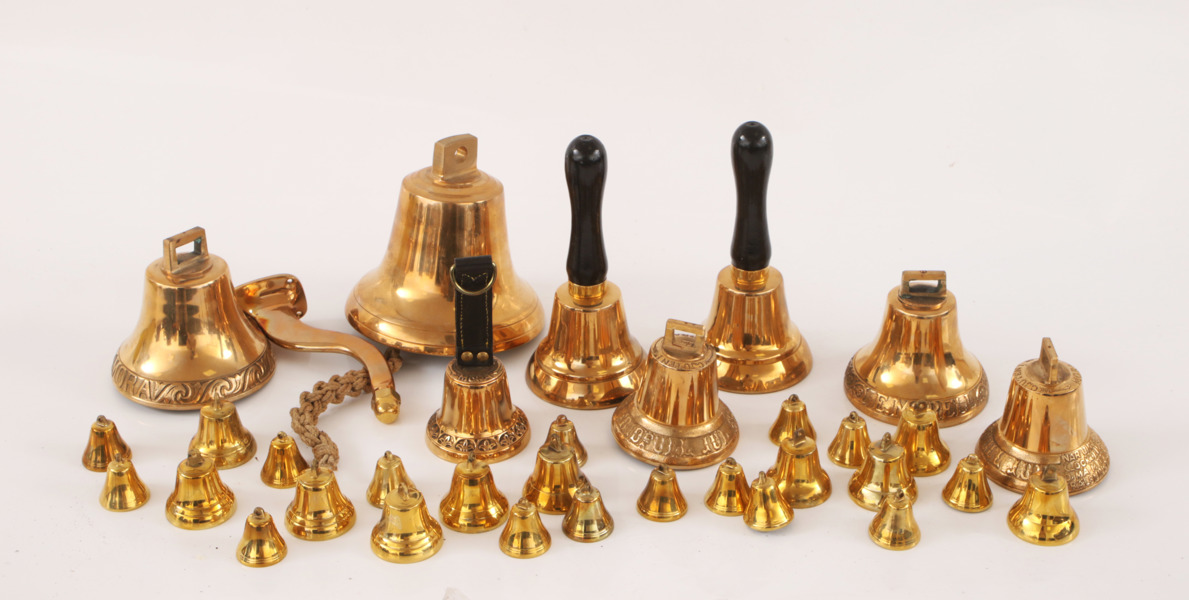 Parti pinglor, bl.a. Mora