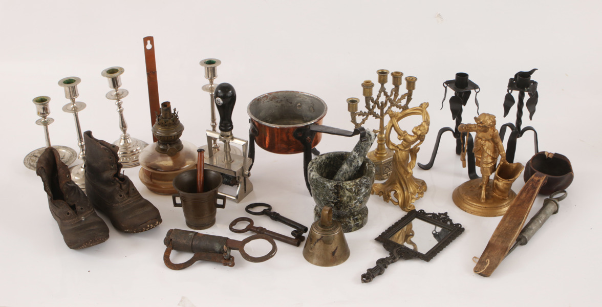 Parti metaller m.m., bl.a. 18/1900-tal