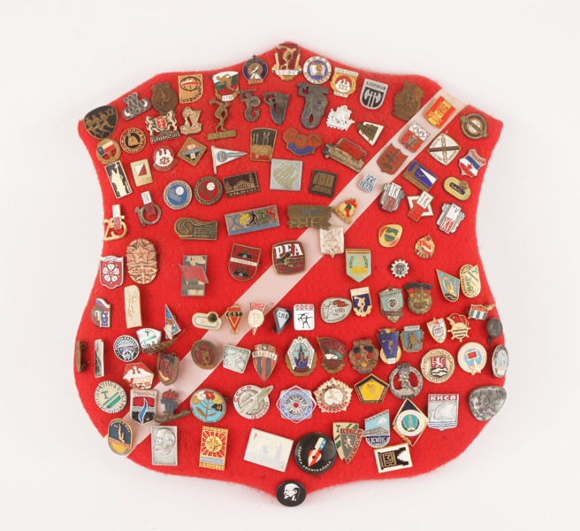 Medaljsköld med märken, bl.a. rörande idrott, Sovjet