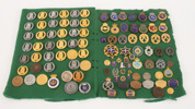 Parti medaljer och märken, bl.a. 1900-talets första hälft