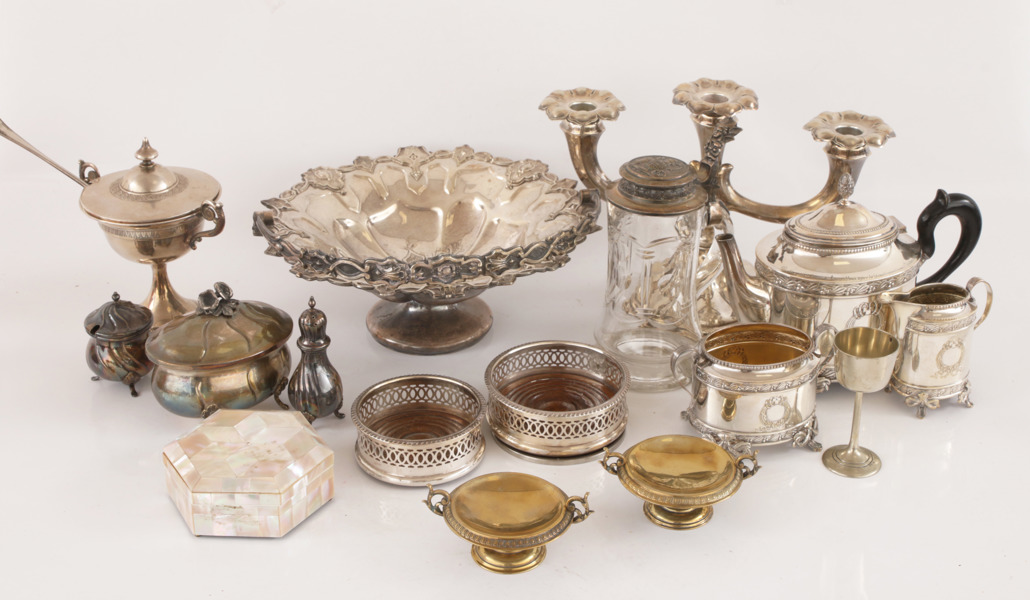 Parti nysilverföremål, m.m.