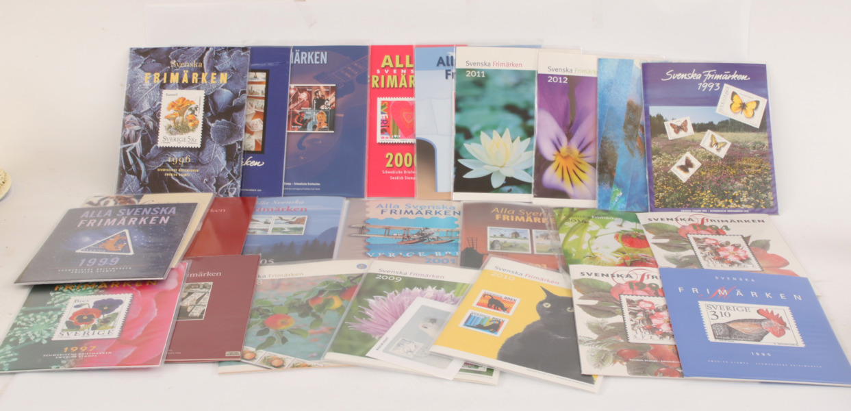 Årshäften med svenska frimärken 24st