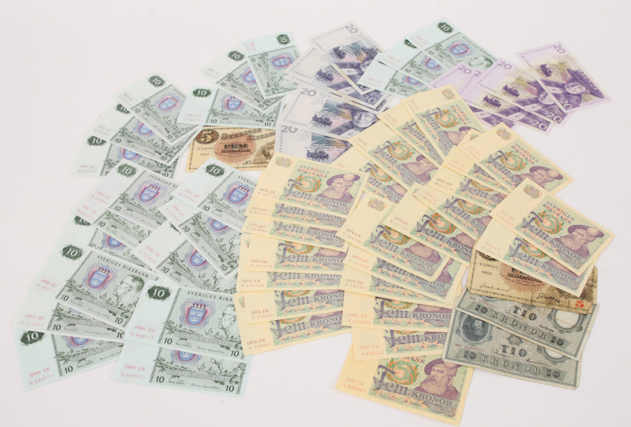 Parti äldre sedlar, svenska samt utländska