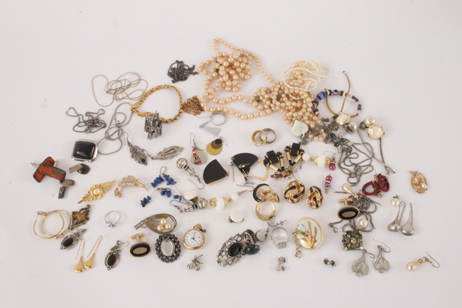 Parti smycken, bl.a. silver