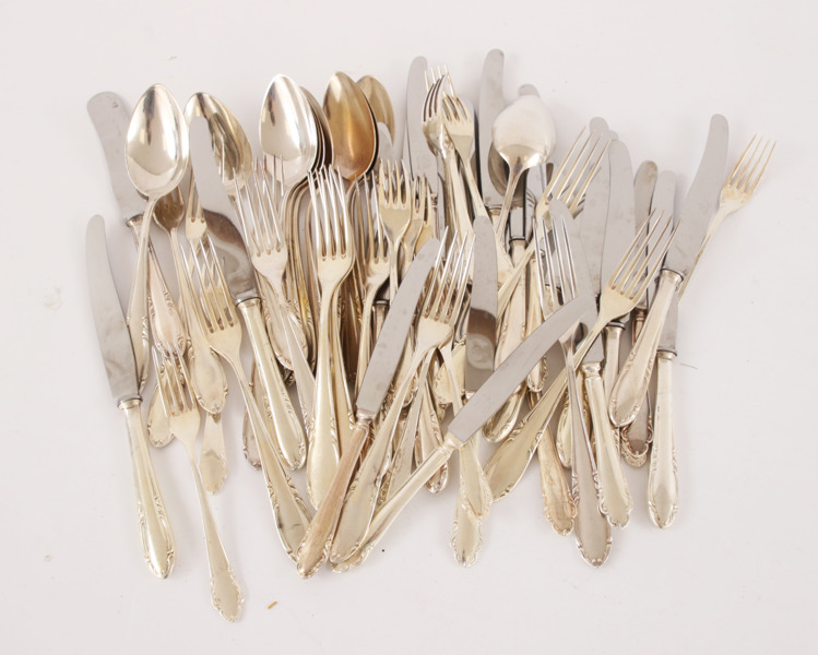 Bestickservisdelar i nysilver, bl.a. "Haga"