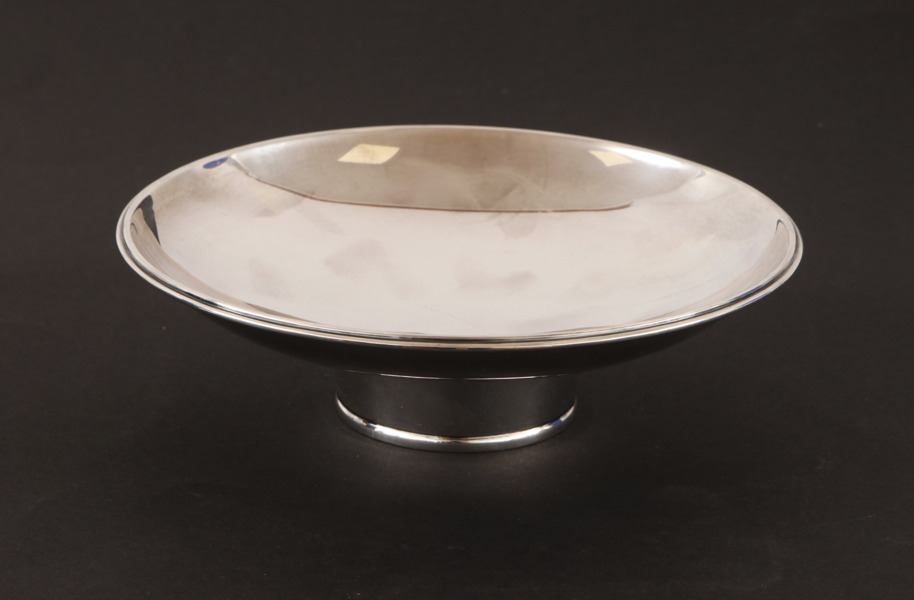 Skål på fot, silver, Gustaf Jansson för C.G.Hallberg, 1957