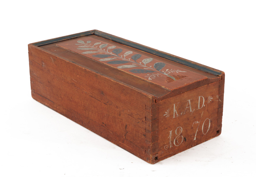 Låda med skjutlock, allmoge, daterad 1870