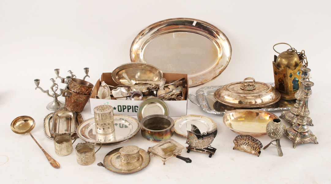 Stort parti metallföremål