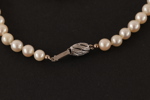 Pärlhalsband med lås i 18k vitguld
