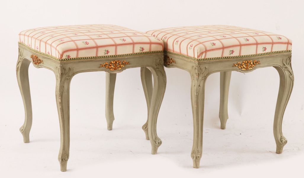 Taburetter ett par, rokokostil, 1900-talets första hälft