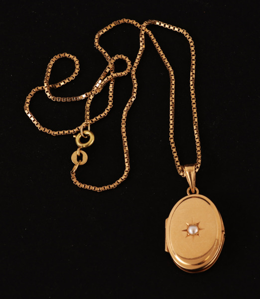 Halsband med hänge, 18k