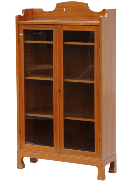 Vitrinskåp, jugend, 1900-talets början