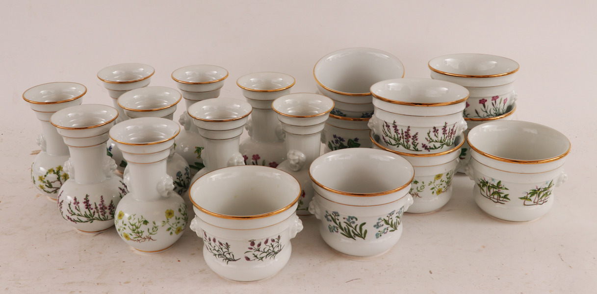 Vaser 9st samt ytterfoder 9st, "Carl von Linne", Fyrklövern