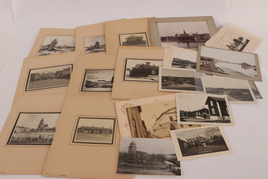 Parti fotografier, tryck, m.m., bl.a. daterad 1899