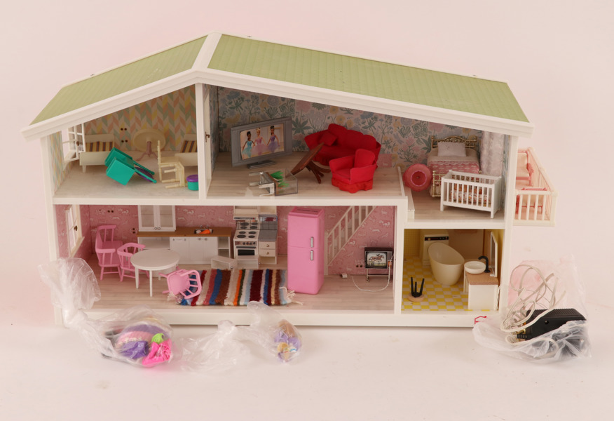 Dockhus med inredning, Lundby