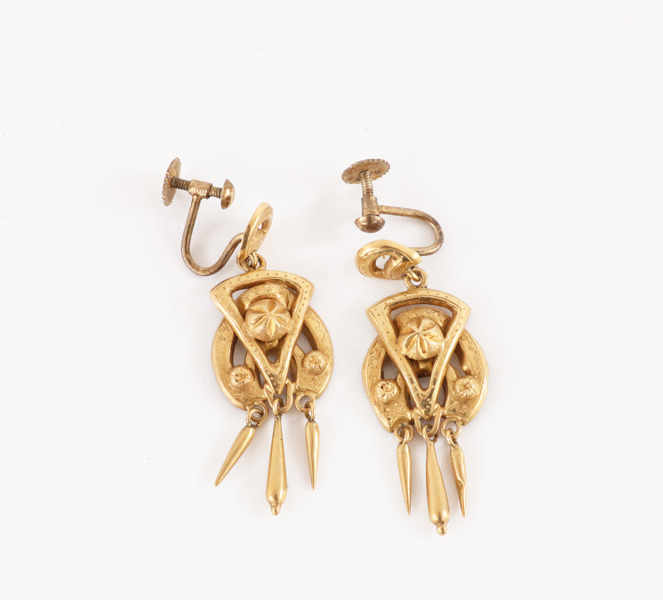 Örhängen ett par, 18k med fästen i silver