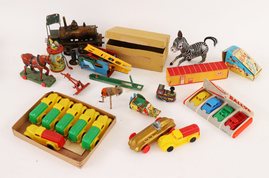 Parti äldre leksaker