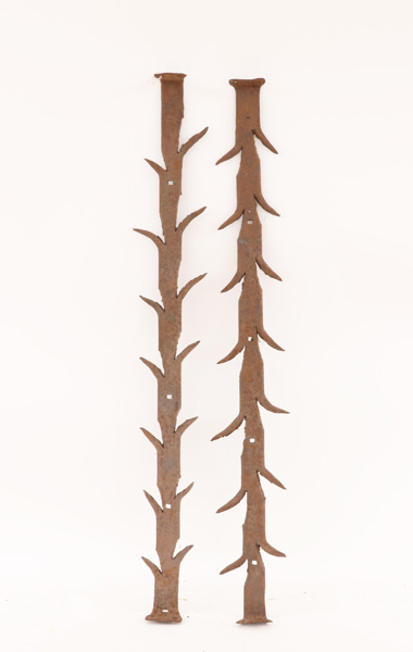 Fönsterjärn 2st, 17/1800-tal