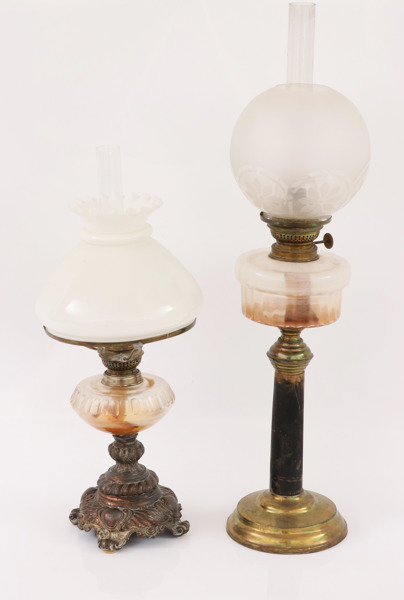 Bordsfotogenlampor 2st, omkring år 1900