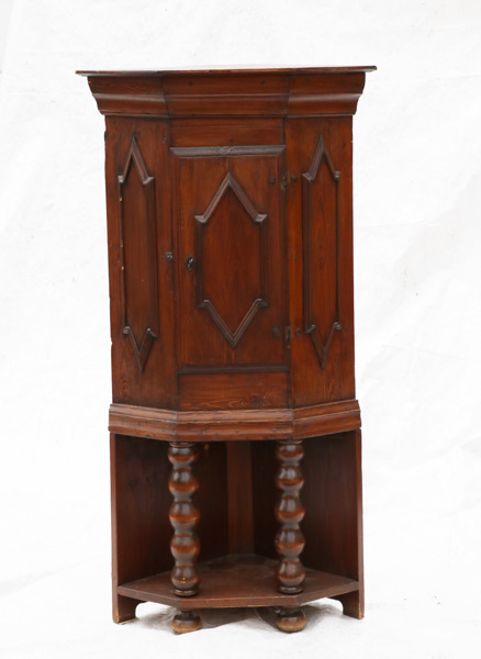 Hörnskåp, barock, 1700-tal