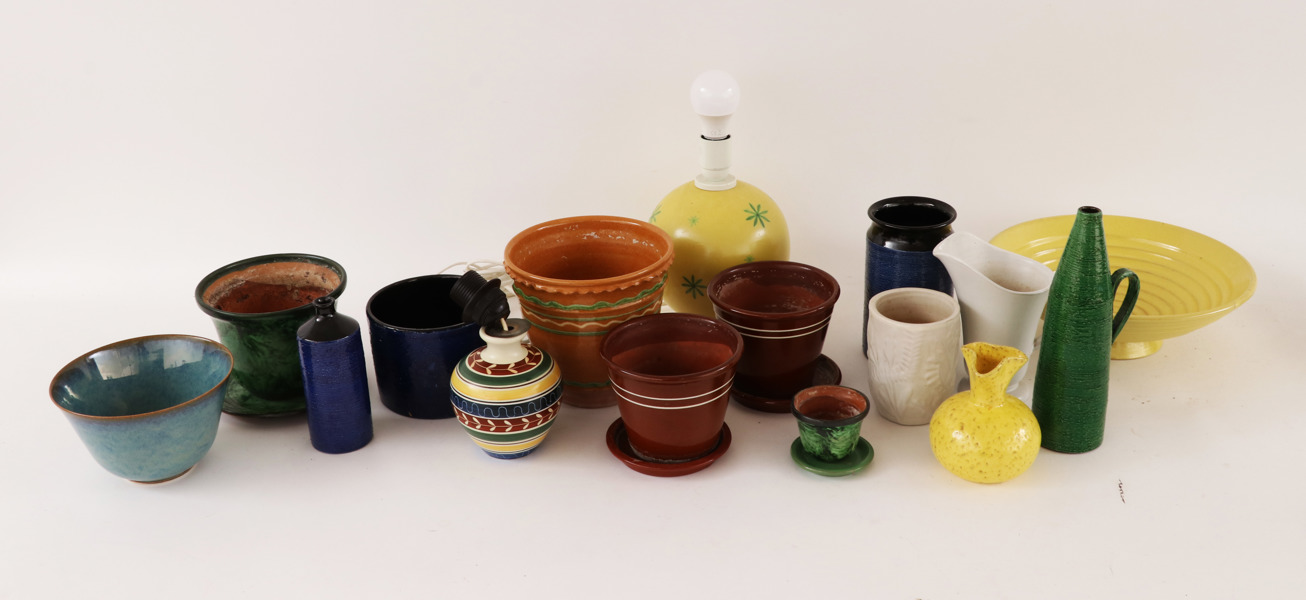 Parti sten- och lergods, mestadels Nittsjö