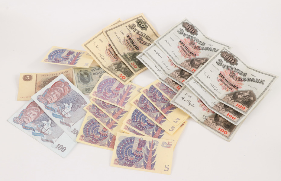 Parti äldre svenska sedlar