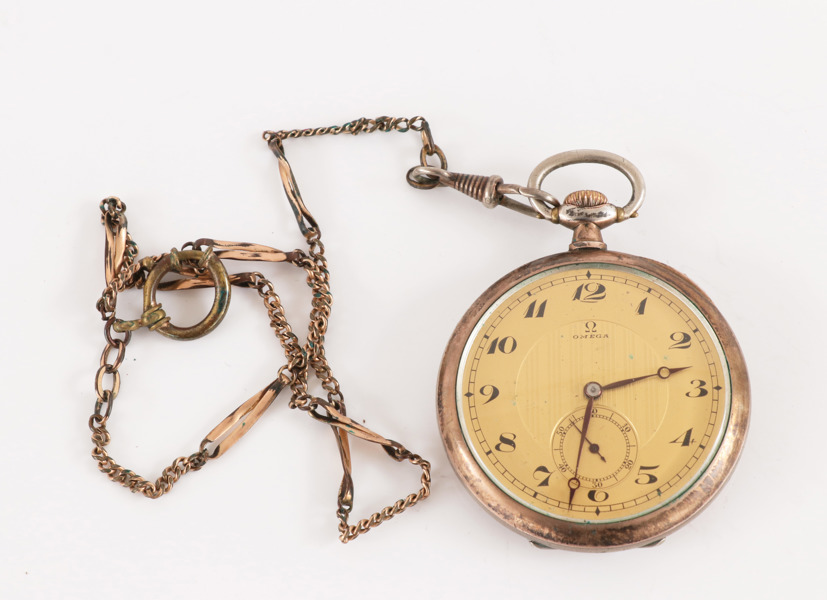 Fickur i silver, Omega