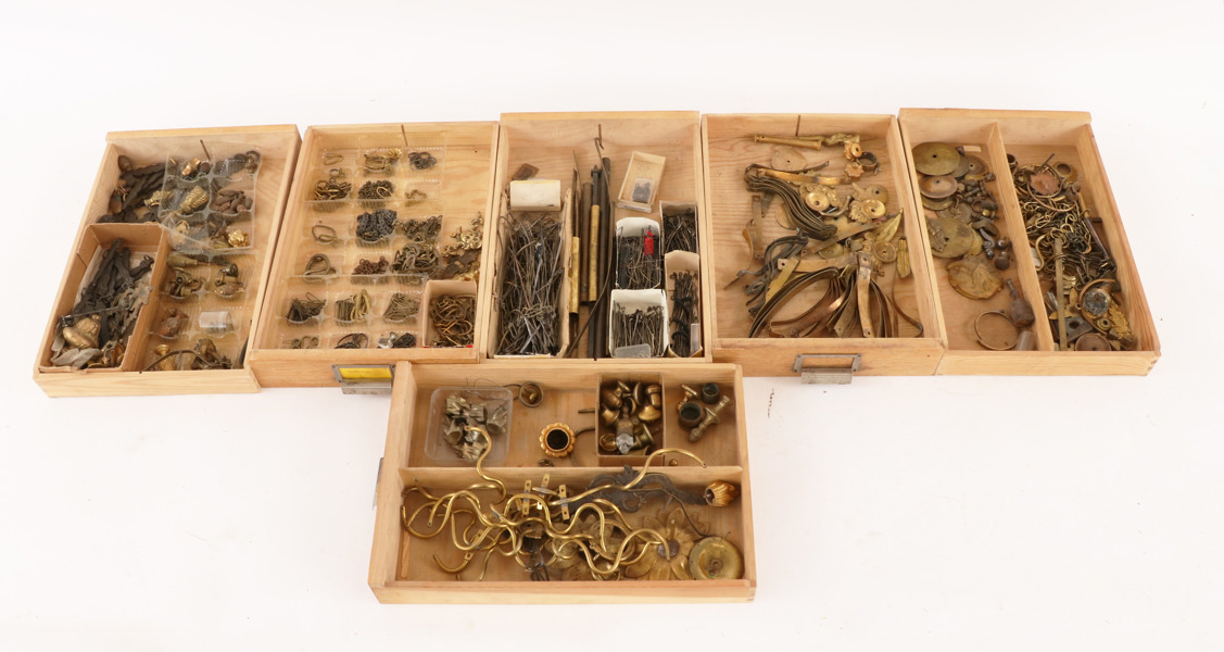 Parti beslag och reservdelar