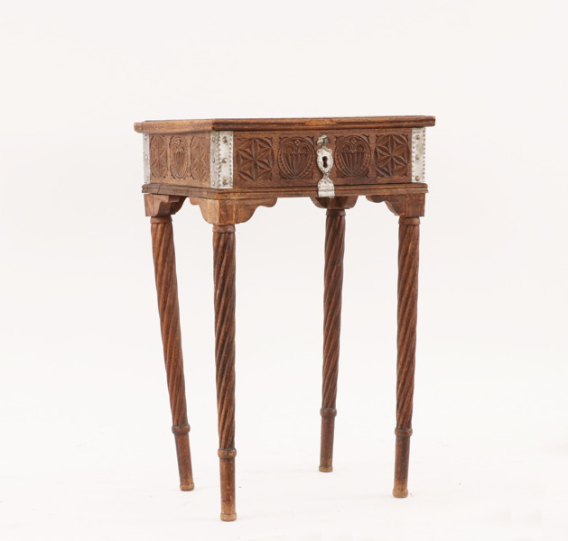 Skrin på benställning, barockstil, 1800-tal