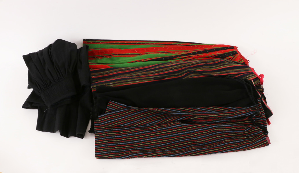 Dräktkjolar 4st samt förkläde