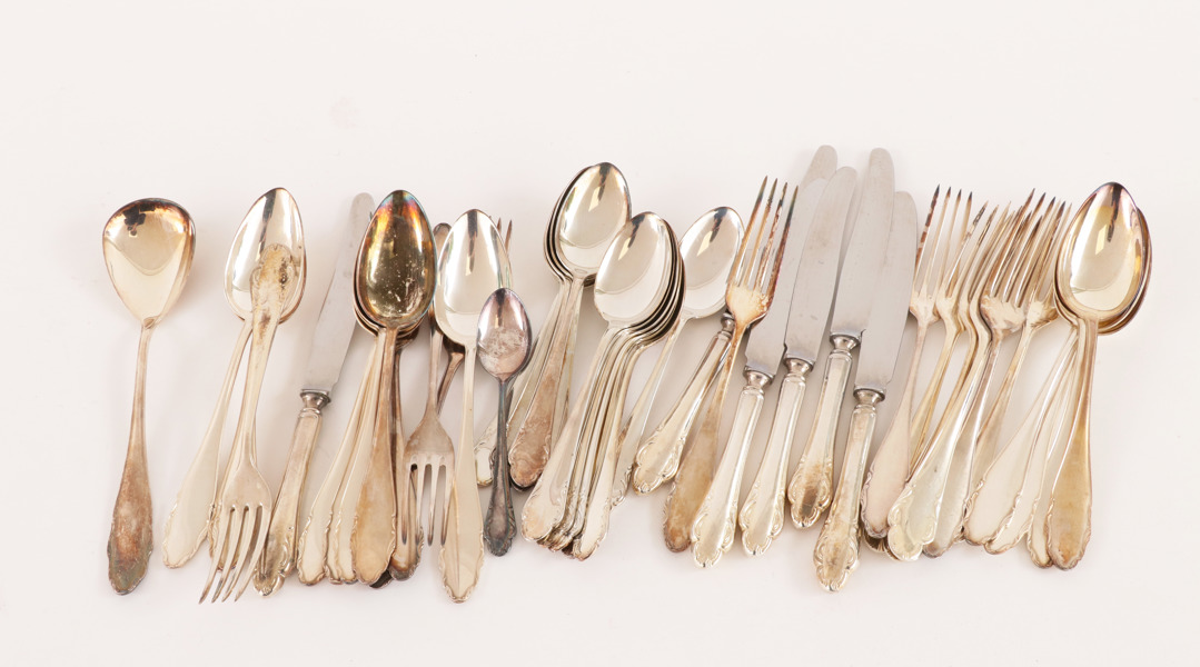 Bestickservisdelar, mestadels "Haga", nysilver