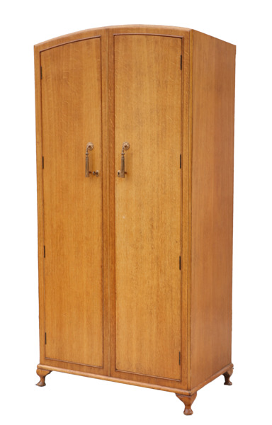 Klädskåp, 1900-talets första hälft