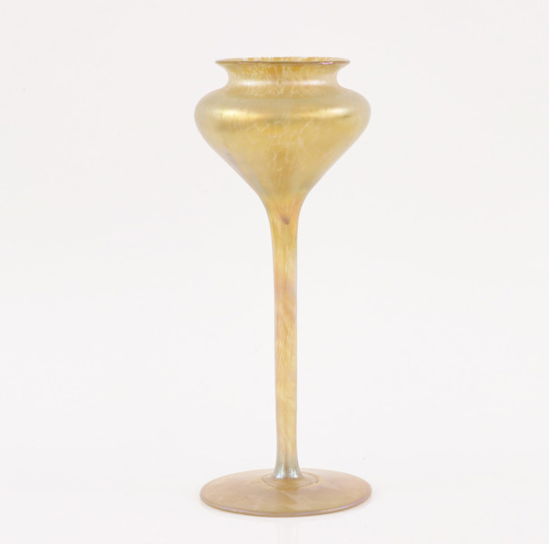 Pokalglas, möjligen Lötz, 1900-talets första del