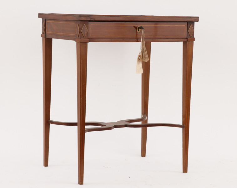 Sybord, sengustavianskt, omkring år 1800