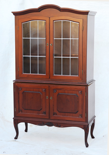 Vitrinskåp, rokokostil, 1900-talets senare del